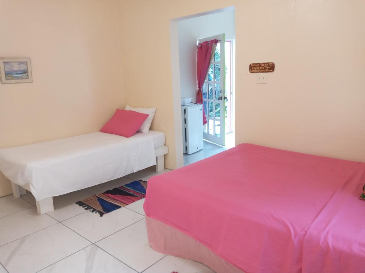 Barefoot Beach Belize Caye Caulker Exterior photo