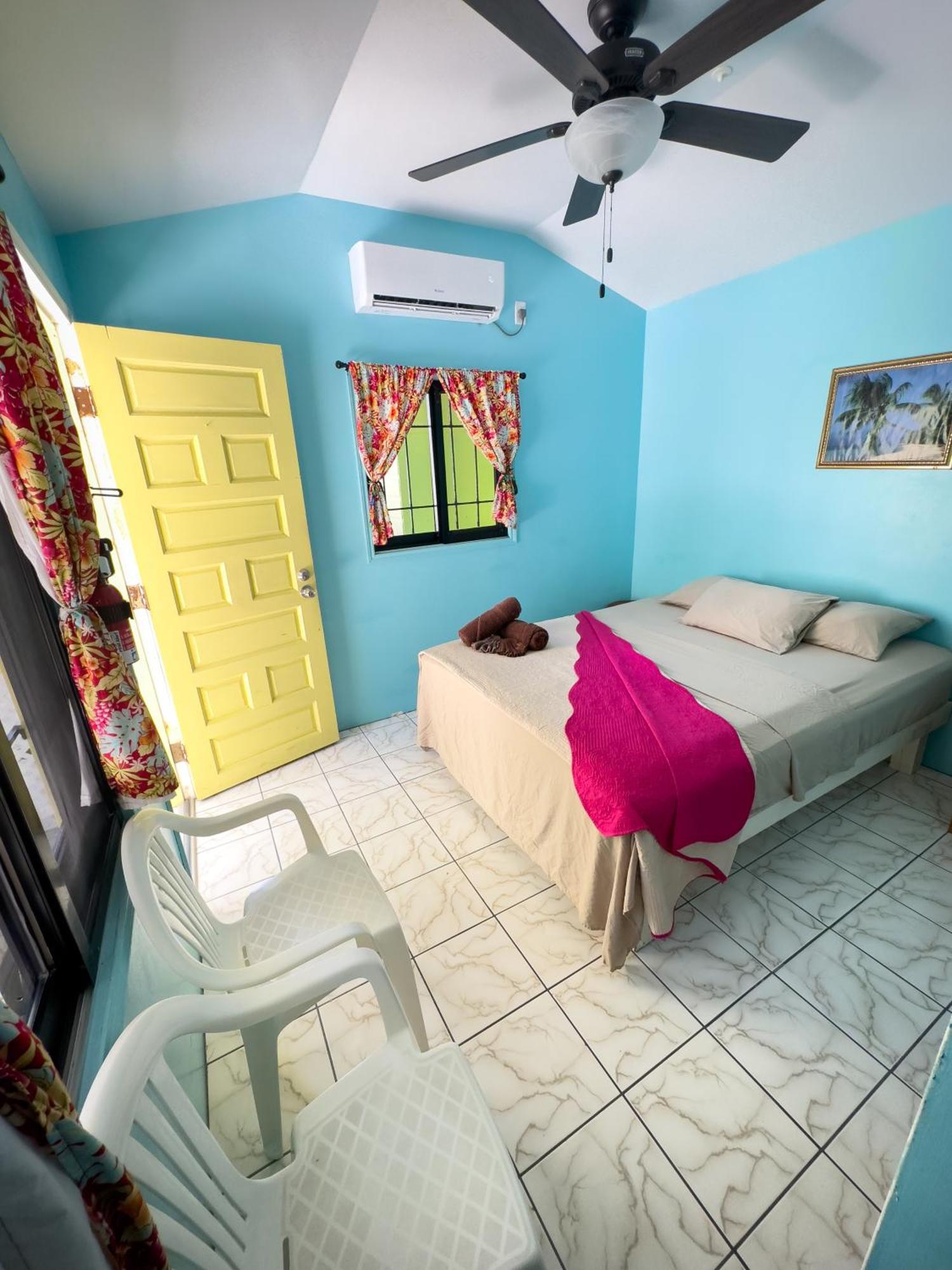 Barefoot Beach Belize Caye Caulker Exterior photo