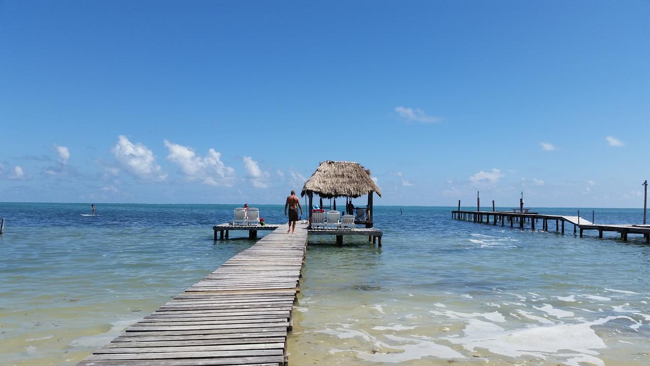 Barefoot Beach Belize Caye Caulker Exterior photo